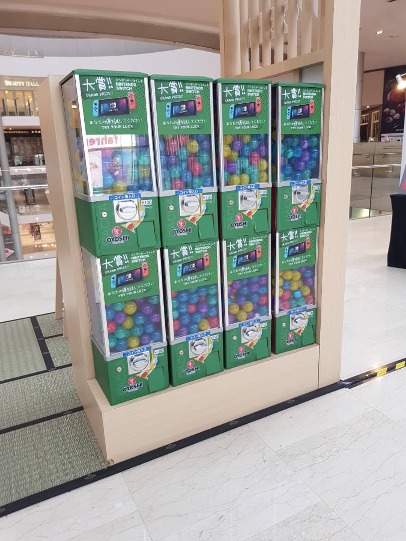 Capsule vending machine / Lucky Draw machine